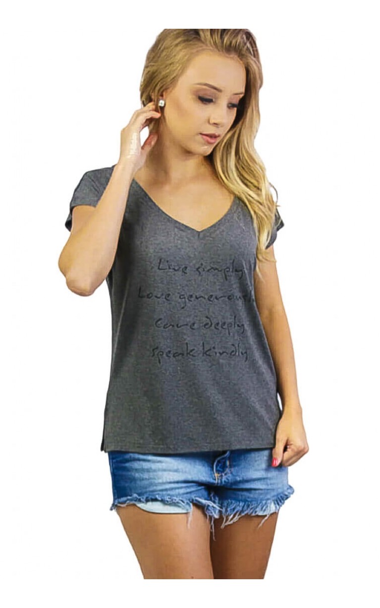 Camiseta Gola V Feminina Love Generously Cinza