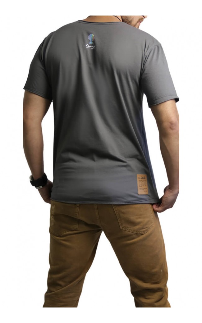 Camiseta Masculina Com Etiqueta Atrás Cinza